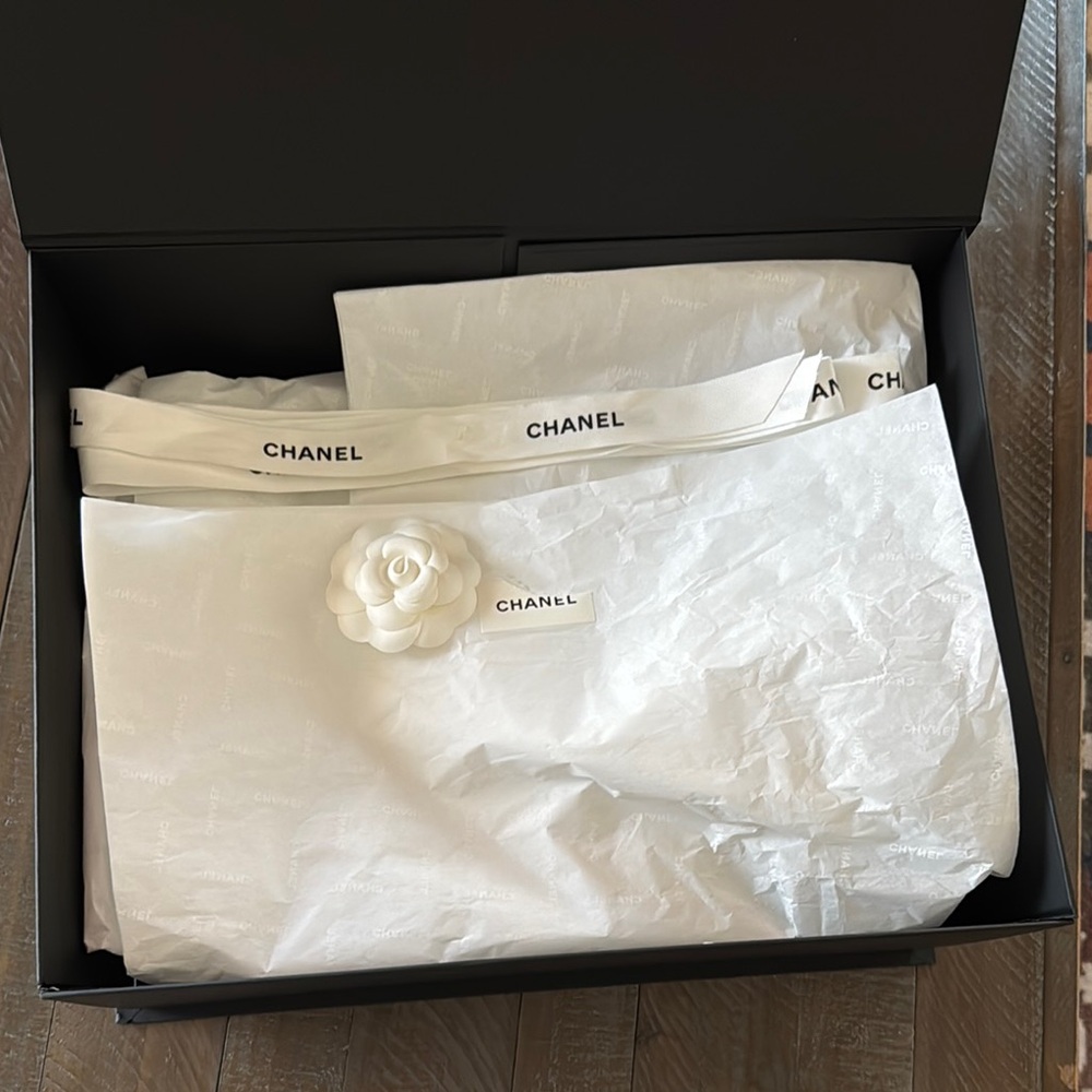 Large CHANEL Black Box with White Camellia Accent - Picture 8 of 15